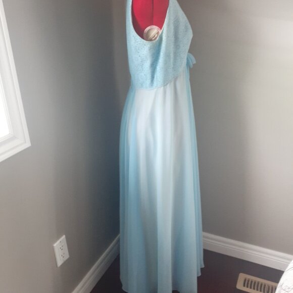 TWO 1970's Jac-An Maxi dresses with detachable capes - Picture 10 of 16